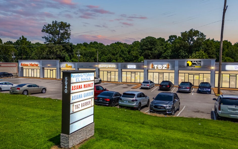 Primary Photo Of 5940-5992 Mt Moriah Rd, Memphis Storefront For Sale