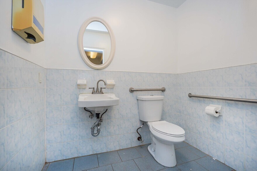More Photos Of 76 Battery Ave, Brooklyn Apartments For Lease