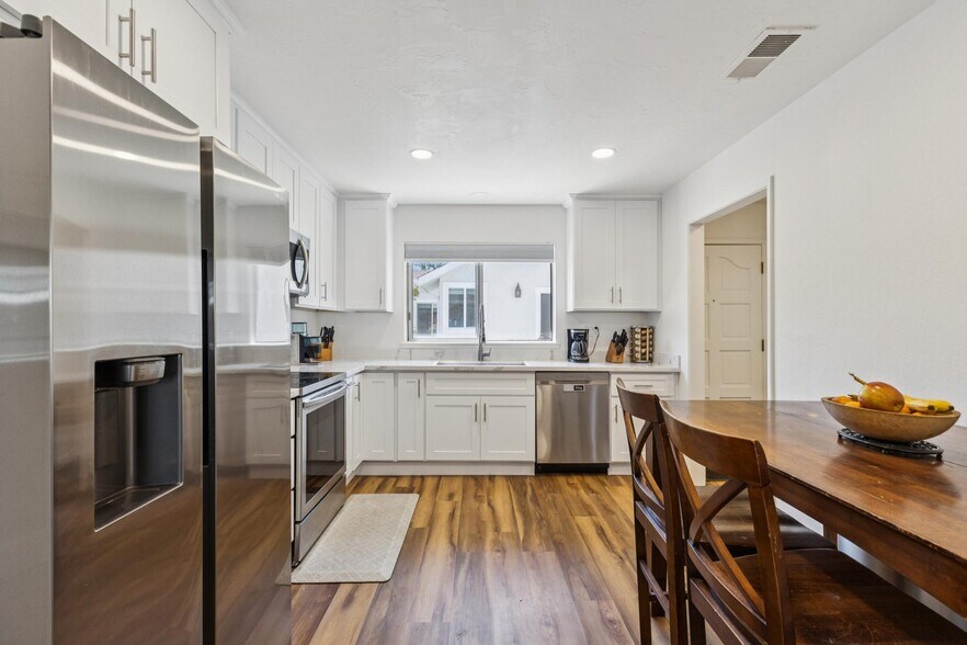 More Photos Of 3851 Vineyard Ave, Pleasanton Apartments For Sale
