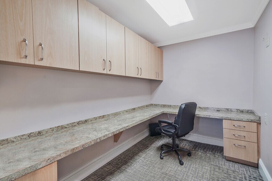More Photos Of 2983 Long Beach Rd, Oceanside Medical For Sale