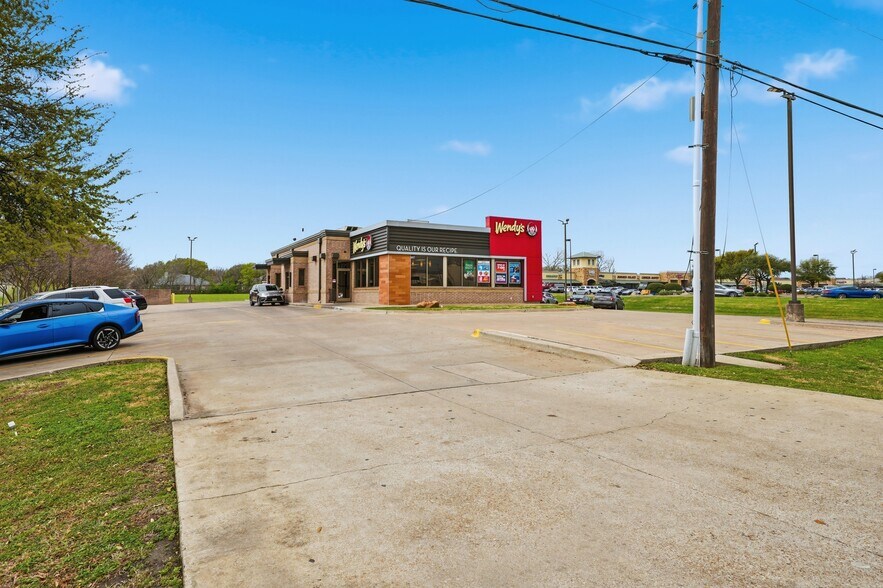 More Photos Of 1417 Hewitt Dr, Woodway Fast Food For Sale