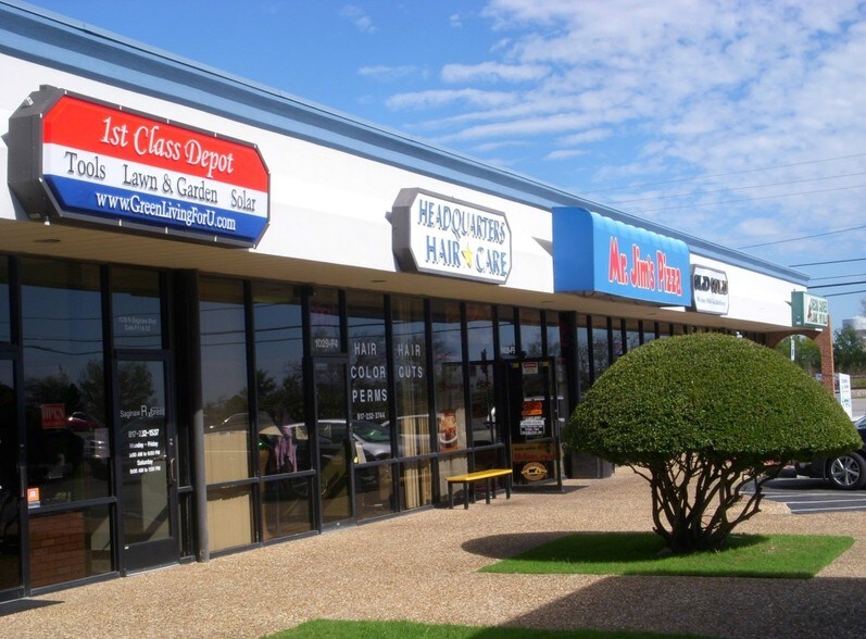 More Photos Of 1029 N Saginaw Blvd, Saginaw Storefront For Lease