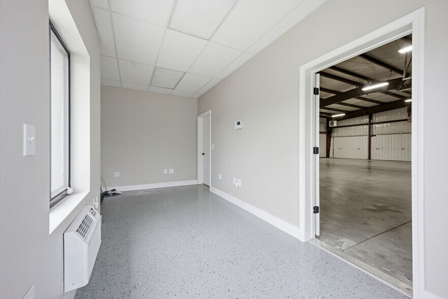 More Photos Of 7315 McClain Pt, Colorado Springs Warehouse For Lease