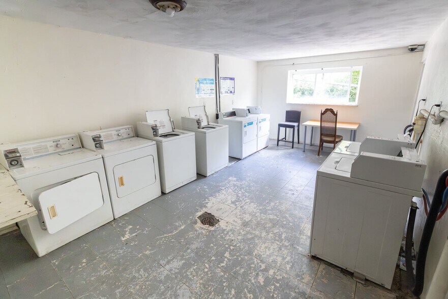 More Photos Of 650 Straight St, Cincinnati Apartments For Sale