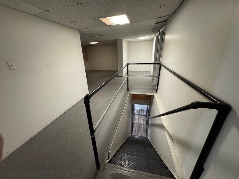 More Photos Of 205 Brick Kiln Rd, Winchester Warehouse For Sale