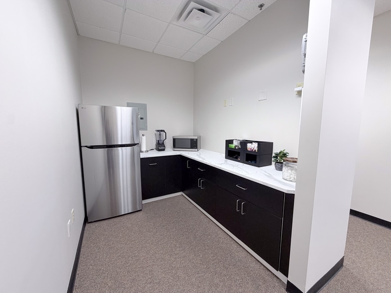 More Photos Of 1580 S Main St, Boerne Medical For Lease
