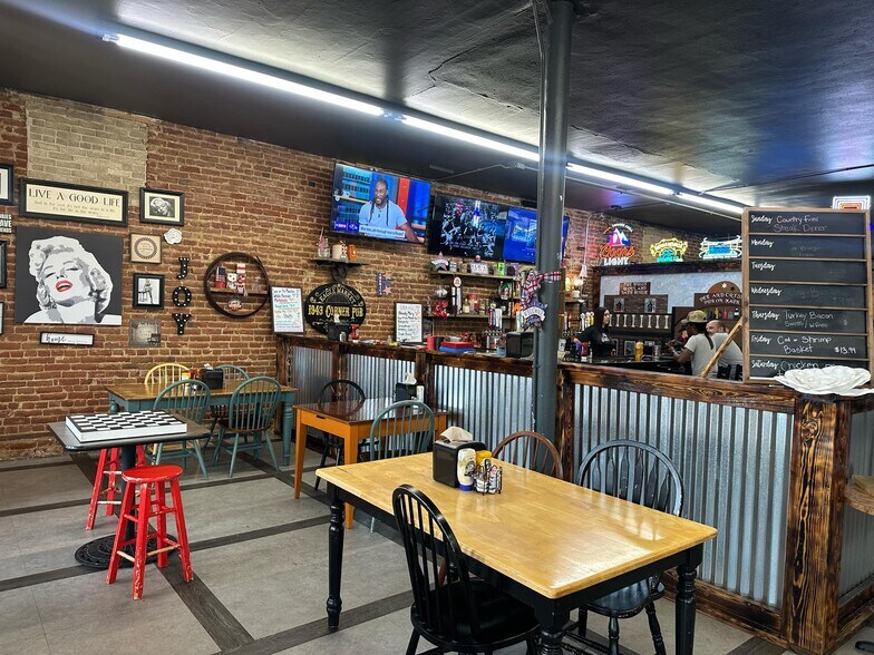 More Photos Of 10 S Main St, Fillmore Restaurant For Sale