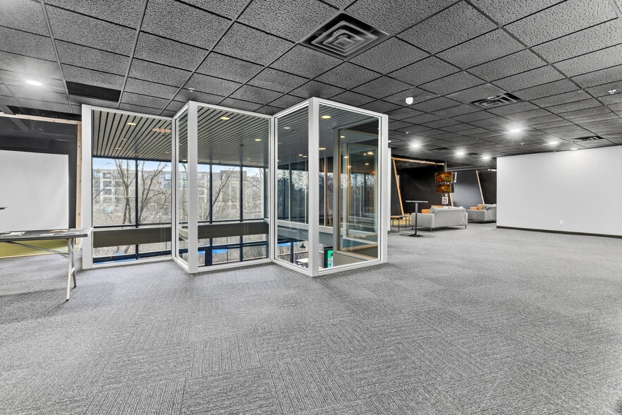 More Photos Of 7807 Creekridge Cir, Bloomington Office For Sale