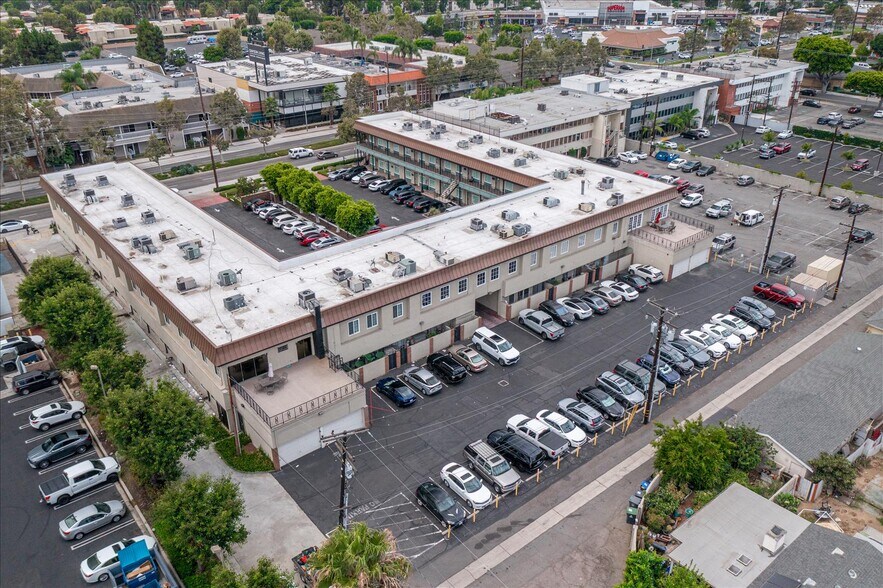 More Photos Of 1913 E 17th St, Santa Ana Office For Sale