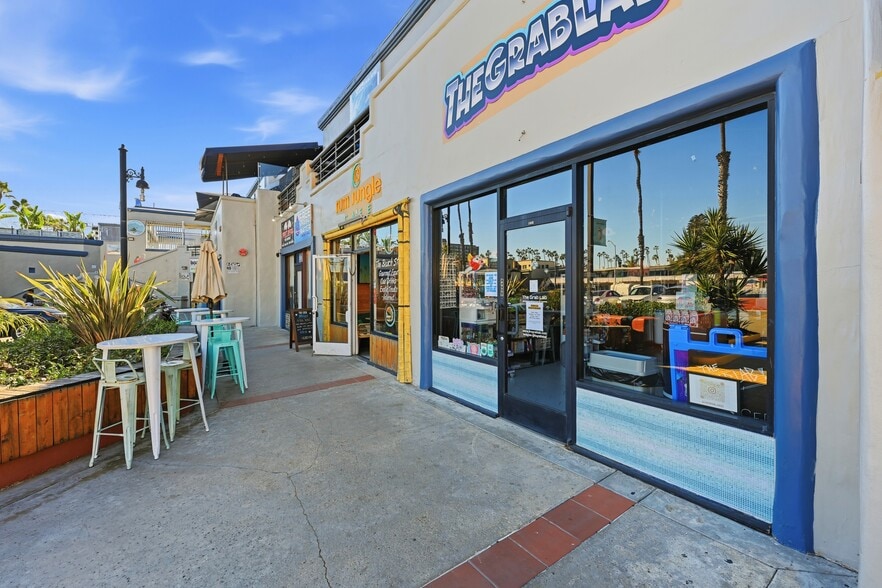 More Photos Of 4110-4190 Mission Blvd, San Diego Unknown For Lease