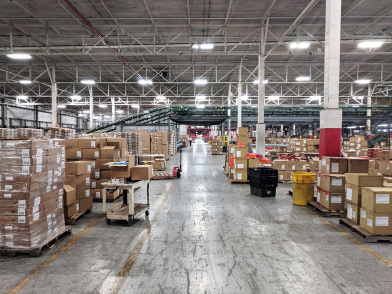 More Photos Of 1502 Bassett Ave, Bronx Distribution For Lease