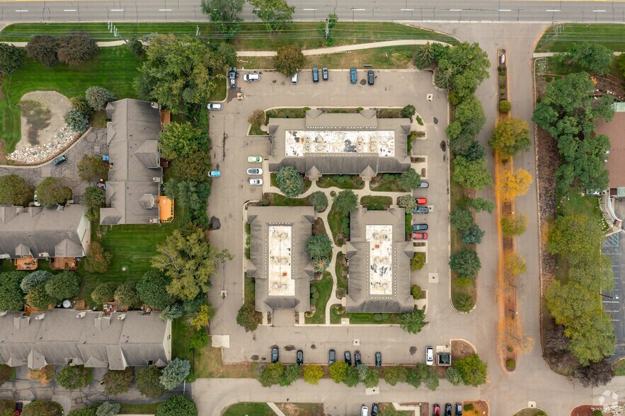 More Photos Of 36520 Grand River Ave, Farmington Hills Unknown For Sale