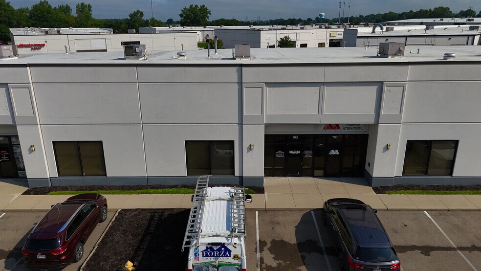 More Photos Of 650-760 Radio Dr, Lewis Center Light Manufacturing For Lease