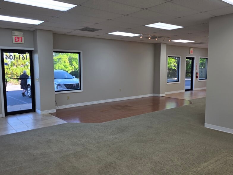 More Photos Of 161 Prosperity Dr, Winchester Showroom For Lease