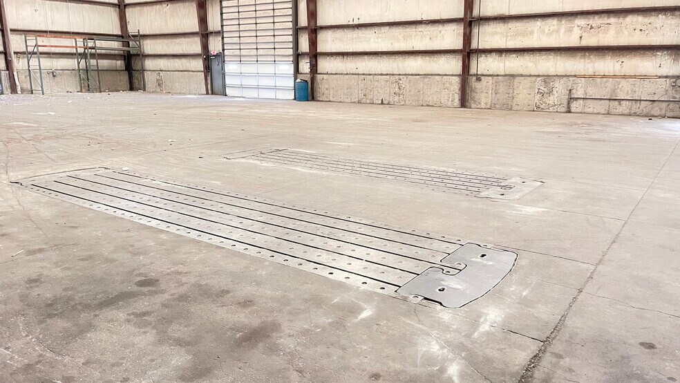 More Photos Of 4308 W Southwest Blvd, Wichita Warehouse For Sale