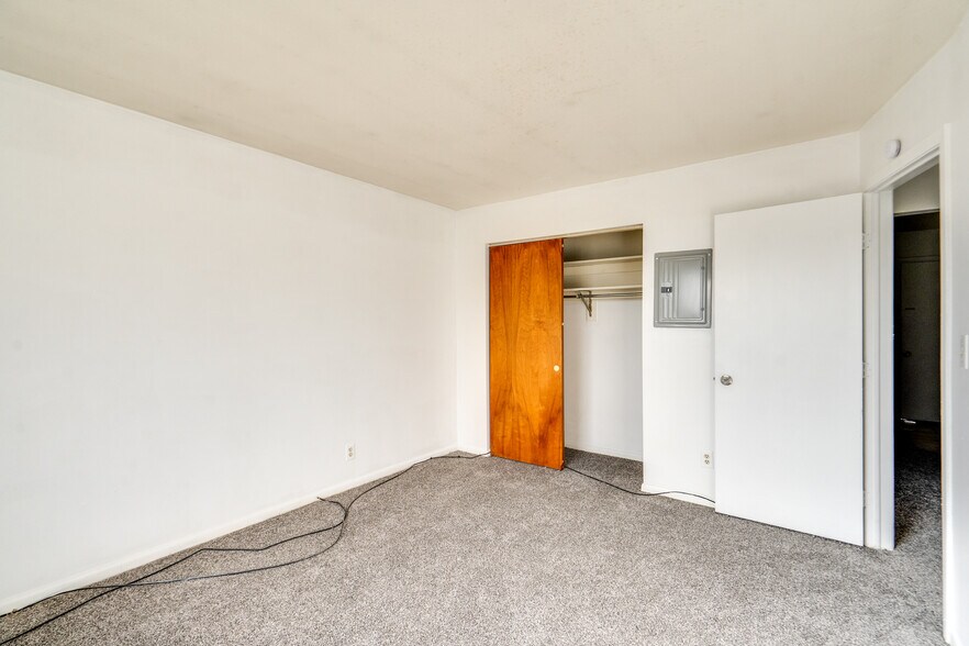 More Photos Of 2615 Ellet Ave, Akron Apartments For Sale