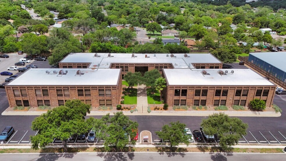 More Photos Of 2929 Mossrock Dr, San Antonio Office For Lease