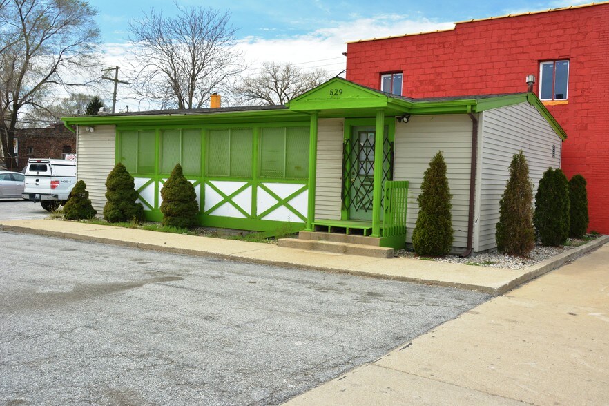 More Photos Of 523 W Chicago Ave, East Chicago Medical For Lease