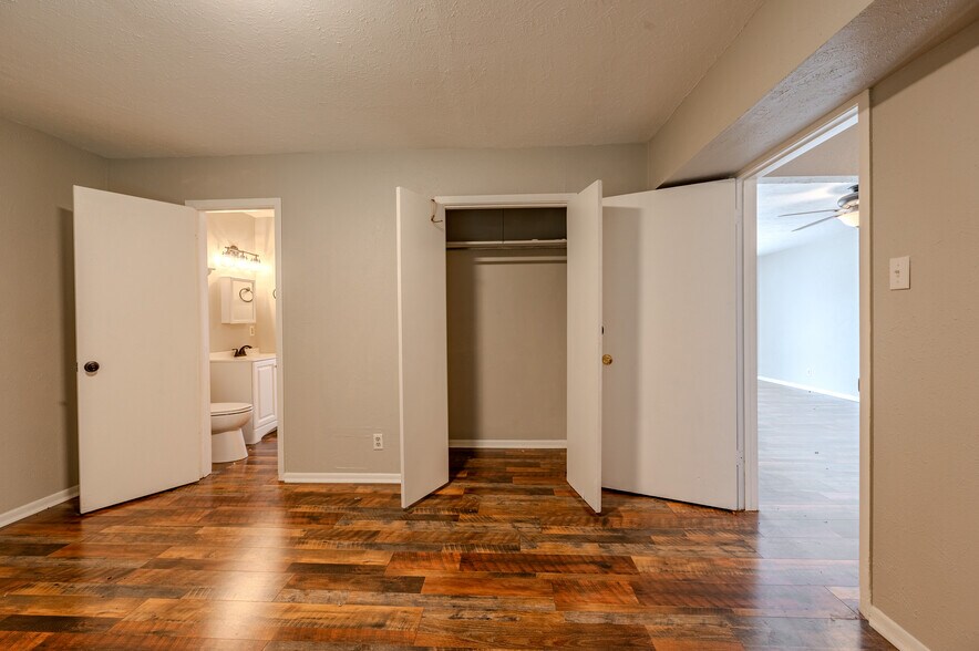 More Photos Of 732 W Alice Ave, Kingsville Apartments For Sale