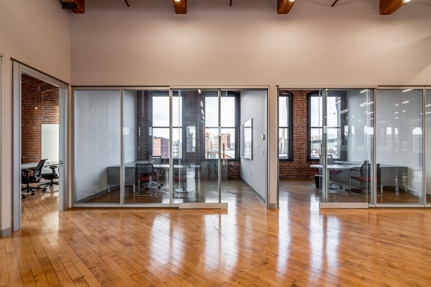 More Photos Of 1 Union St, Lawrence Office For Lease