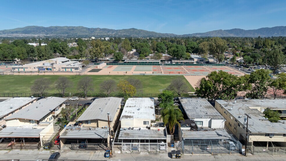 More Photos Of 17926 Schoenborn St, Northridge Apartments For Sale