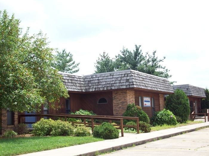 Primary Photo Of 4224 Lincolnshire Dr, Mount Vernon Office For Sale