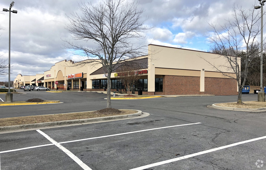 More Photos Of 7049-7099 Allentown Rd, Temple Hills Freestanding For Lease