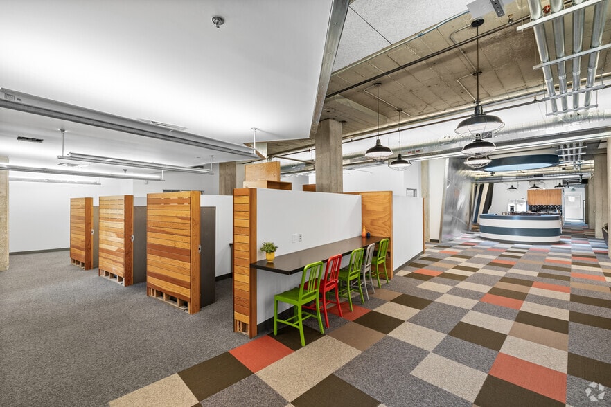 More Photos Of 300 N 3rd St, Burbank Office For Sale