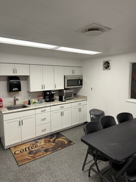 More Photos Of 7311 W Central Ave, Toledo Light Manufacturing For Sale