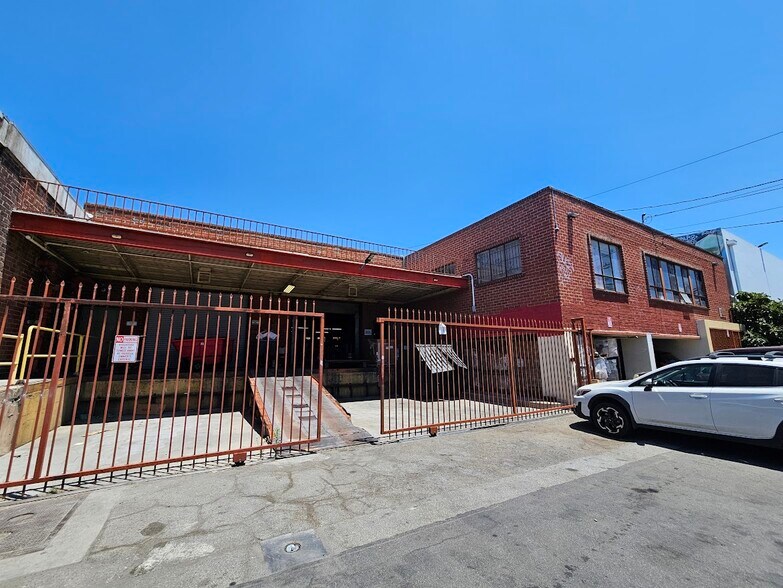 Primary Photo Of 2417 E 24th St, Los Angeles Warehouse For Lease