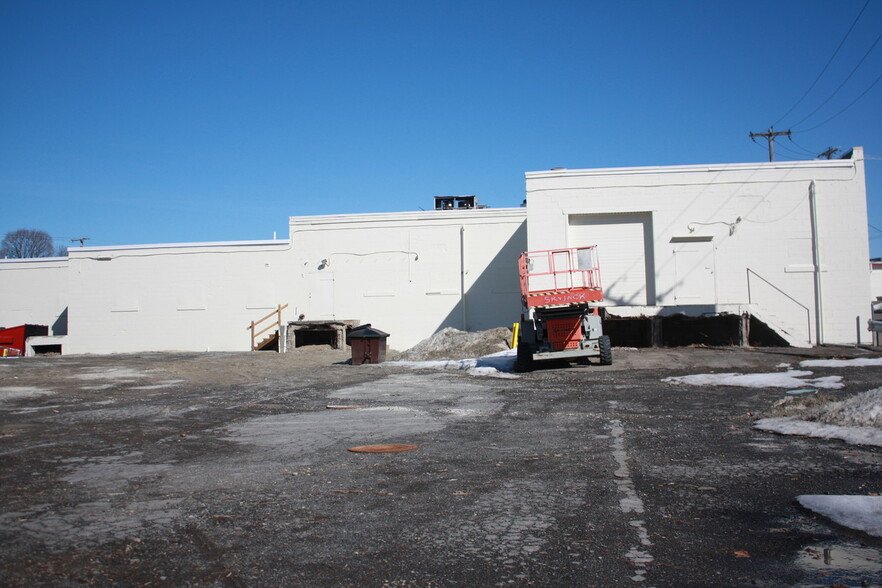 Primary Photo Of 2801 E Main St, Endwell Warehouse For Lease