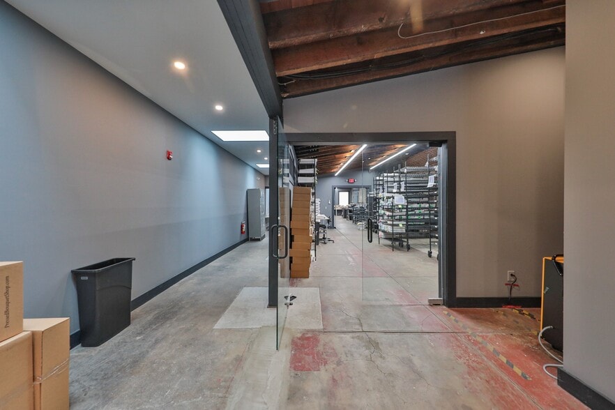 More Photos Of 923 Northampton st, Easton Flex For Lease