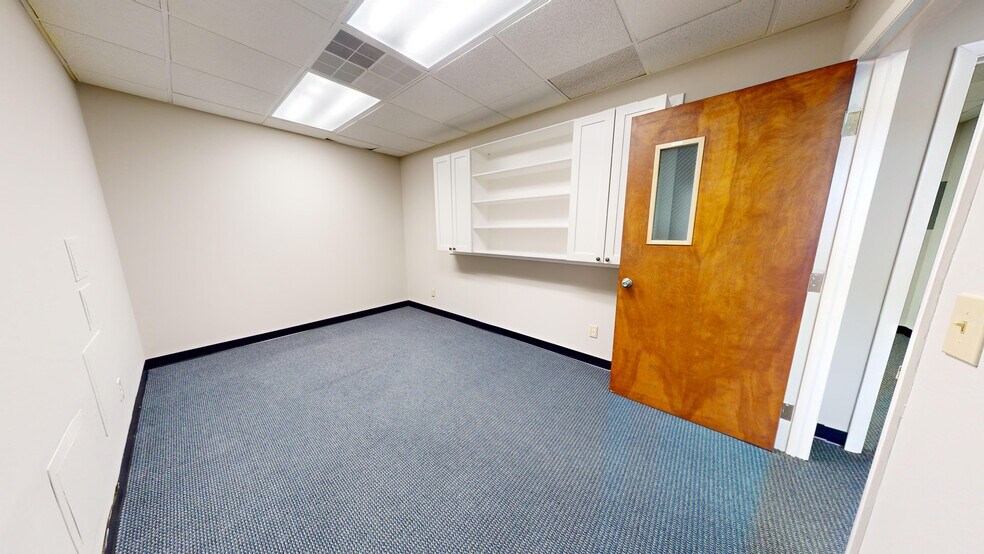 More Photos Of 130 N Gross Rd, Kingsland Medical For Sale