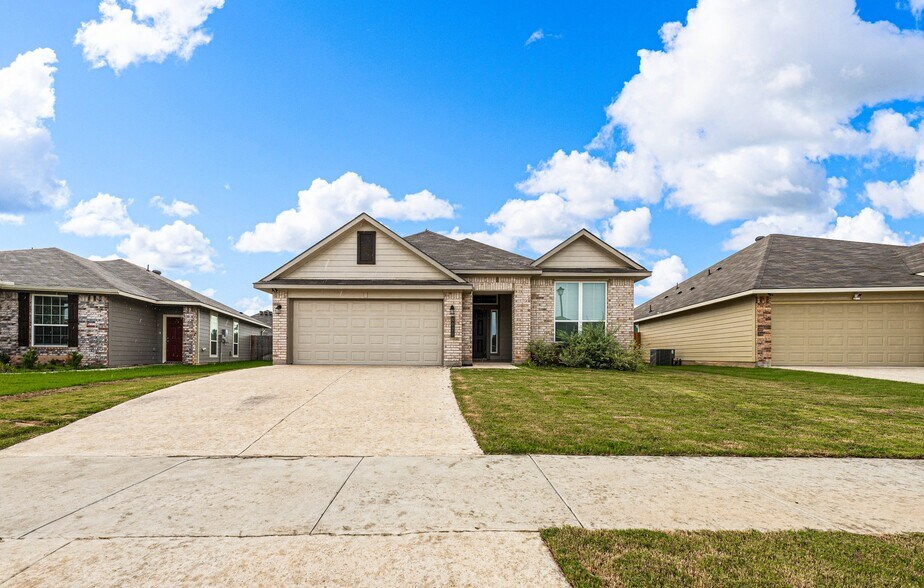 More Photos Of 4020 Centerfire, Waco Apartments For Sale