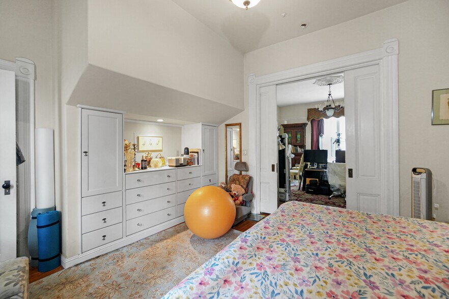 More Photos Of 742 B St, Hayward Restaurant For Sale