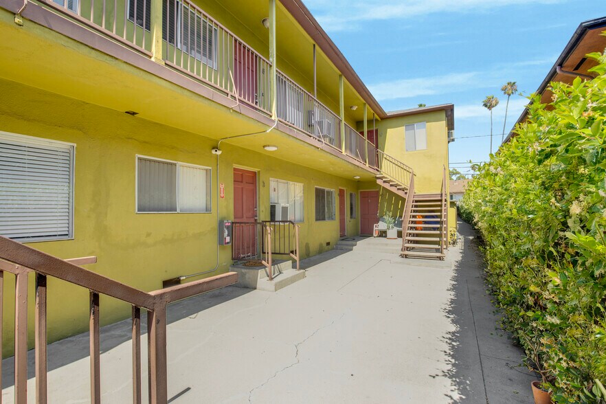 More Photos Of 1646 N Harvard Blvd, Los Angeles Apartments For Sale