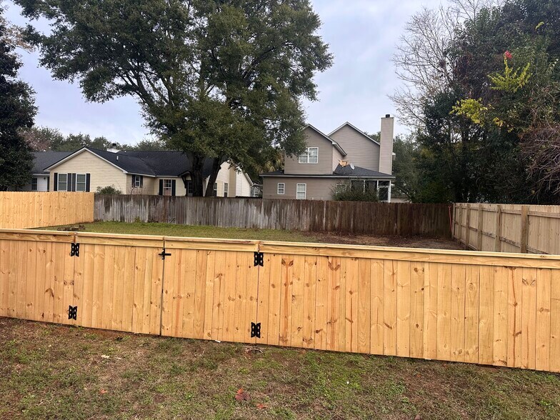 More Photos Of 1038 Harbor View Rd, Charleston Multifamily For Sale