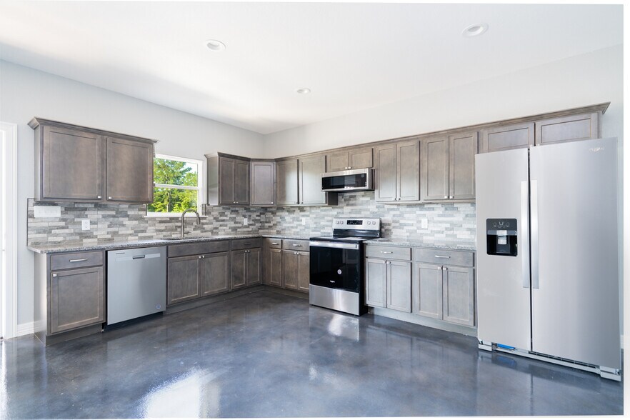 More Photos Of 150 Stephens Rd, Hallsville Apartments For Sale