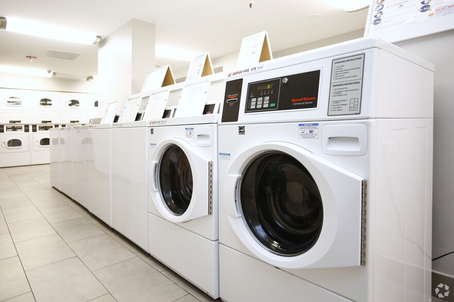 More Photos Of 4334 N Hazel St, Chicago Apartments For Lease