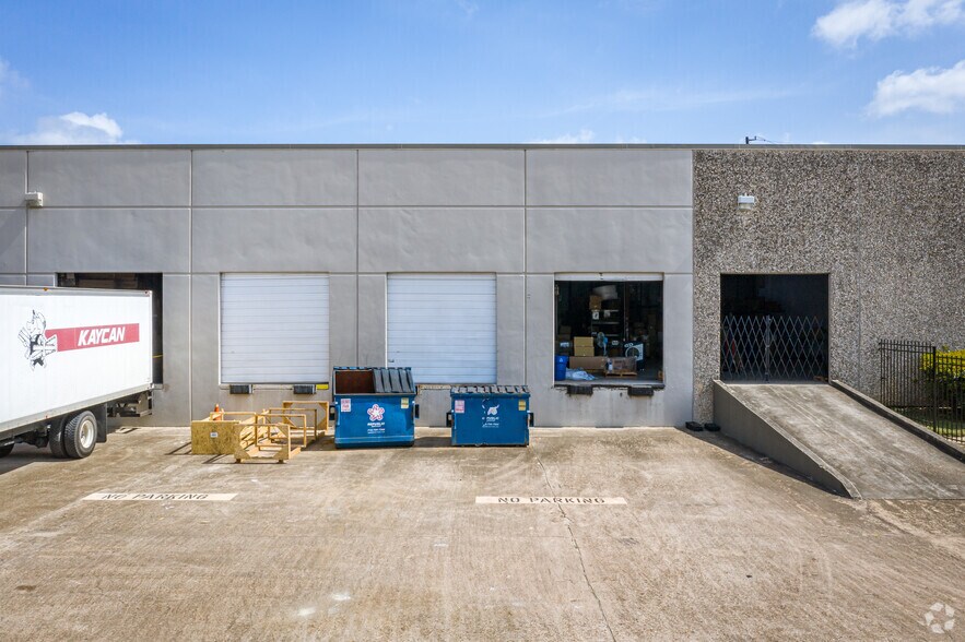 More Photos Of 651 N Shepherd Dr, Houston Warehouse For Lease