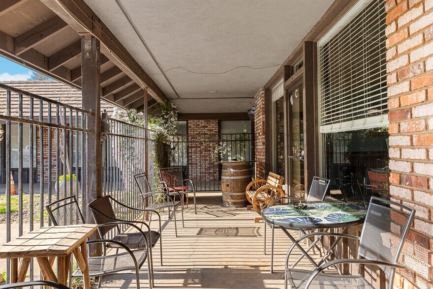 More Photos Of 7126 Skyway, Paradise Storefront Retail Office For Sale