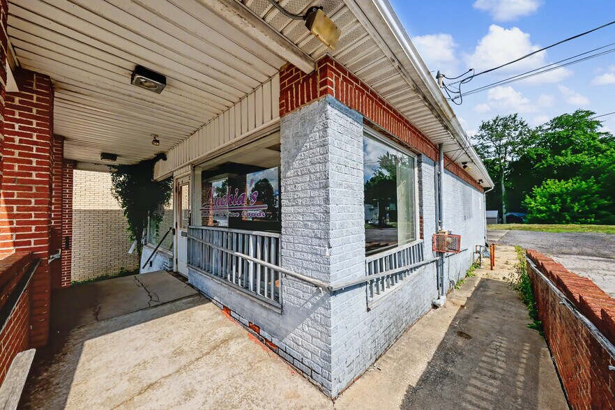 More Photos Of 889 Ashland Rd, Mansfield Freestanding For Sale