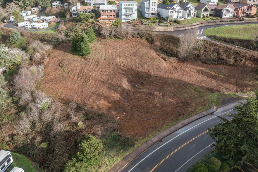 More Photos Of 1005 SE Bay Blvd, Newport Land For Sale