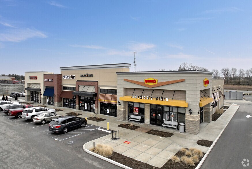More Photos Of 827 E State Road 32, Westfield Fast Food For Lease