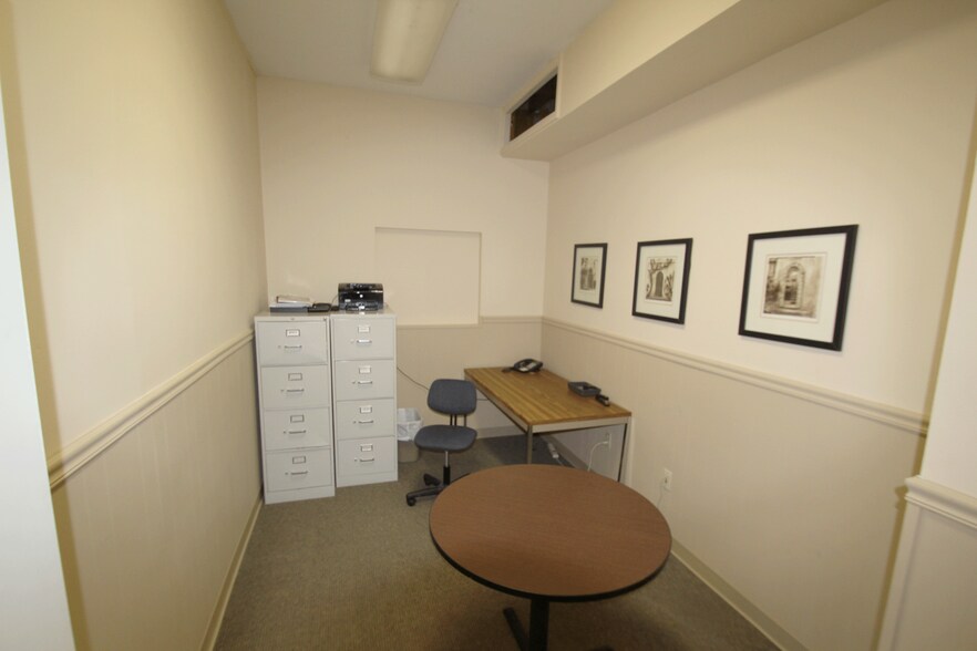 More Photos Of 150 E Sprague Rd, Broadview Heights Office For Lease