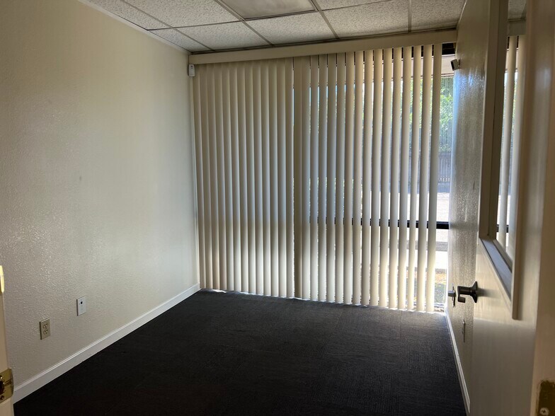 More Photos Of 5637 N Pershing Ave, Stockton Medical For Lease