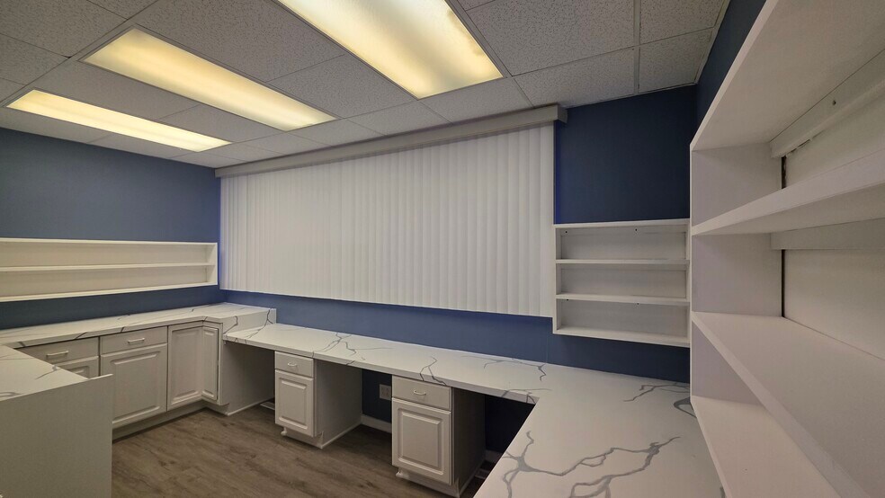 More Photos Of 243 Southbound Gratiot Ave, Mount Clemens Office For Sale