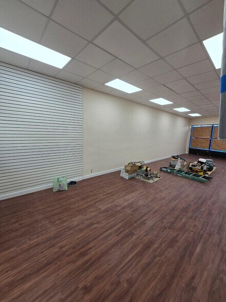 More Photos Of 484 Hempstead Ave, West Hempstead Storefront For Lease