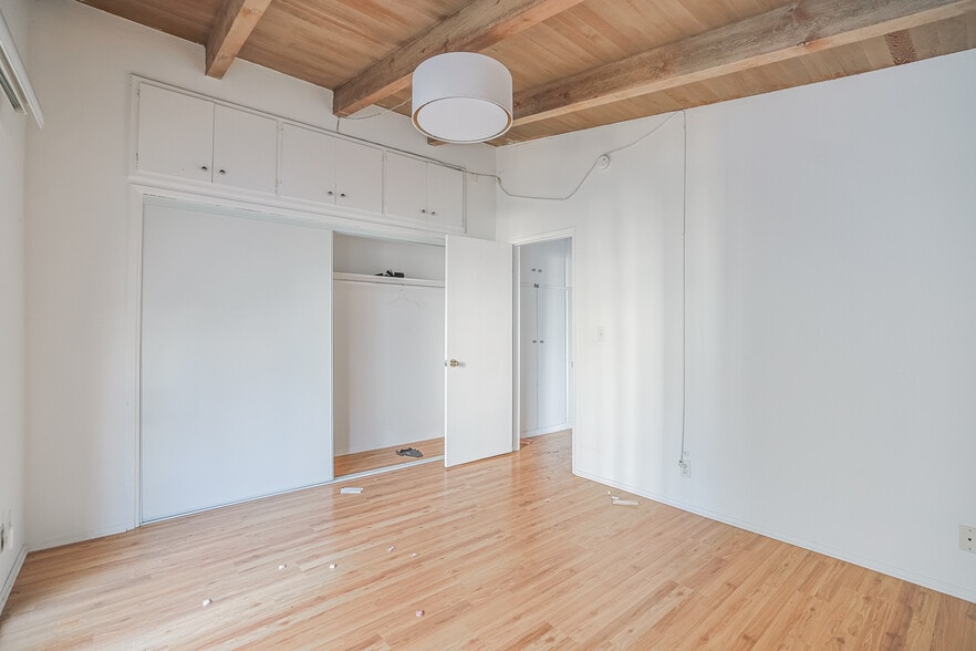 More Photos Of 210 California Ave, Santa Monica Apartments For Sale