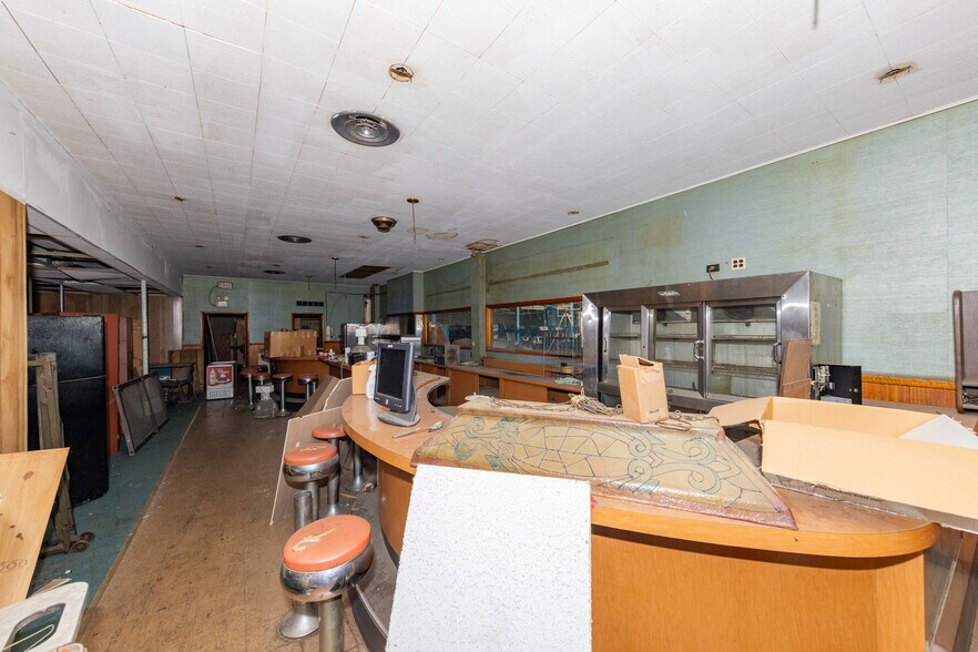 More Photos Of 1820 E 30th St, Cleveland Sports And Entertainment For Sale